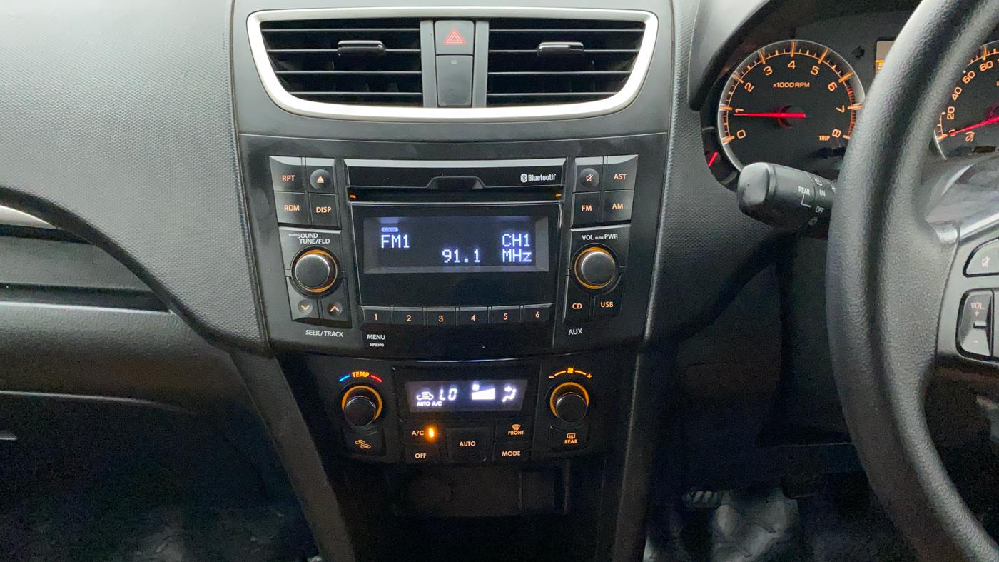 2017 Maruti Swift ZXI, Petrol, Manual, 35,243 km, Air Conditioner