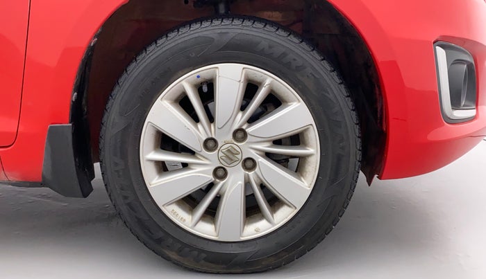 2017 Maruti Swift ZXI, Petrol, Manual, 35,243 km, Right Front Wheel