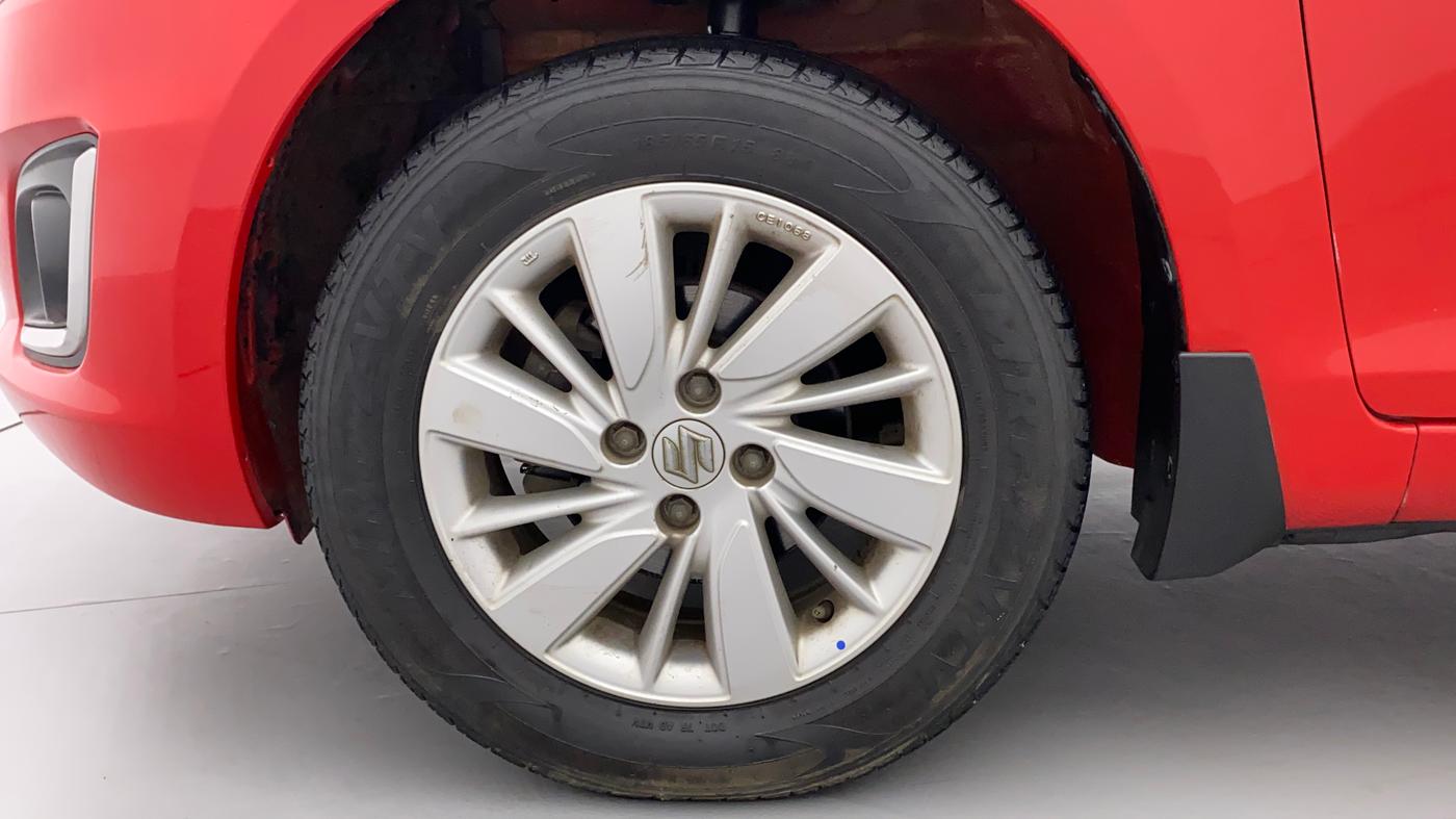 2017 Maruti Swift ZXI, Petrol, Manual, 35,243 km, Left Front Wheel
