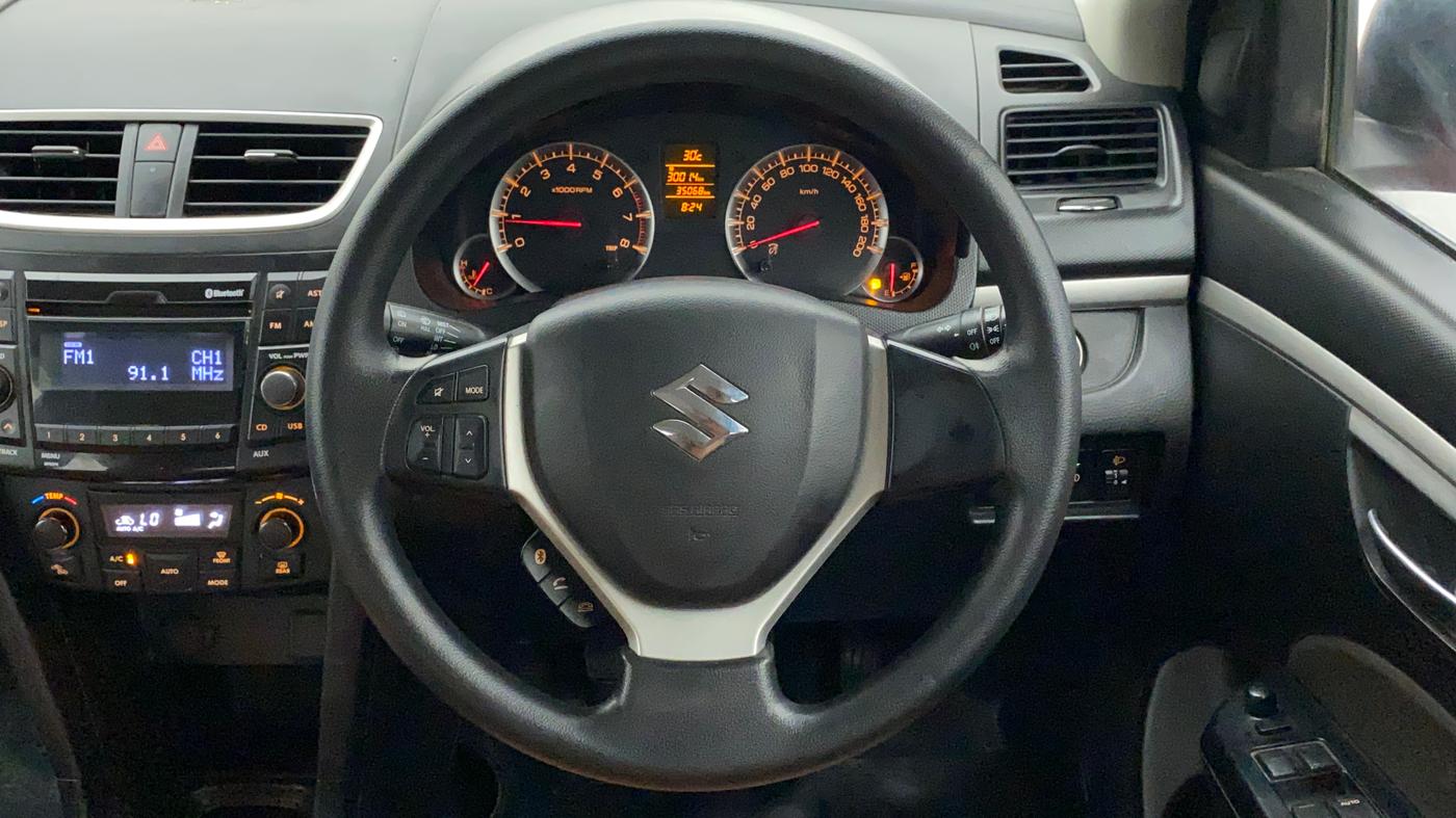 2017 Maruti Swift ZXI, Petrol, Manual, 35,243 km, Steering Wheel Close Up