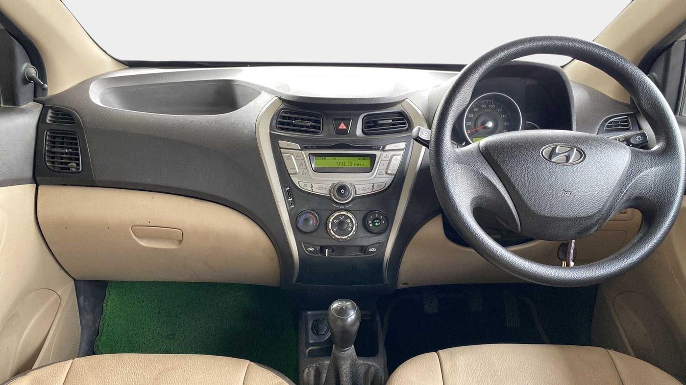 2016 Hyundai Eon MAGNA +, Petrol, Manual, 72,041 km, Dashboard