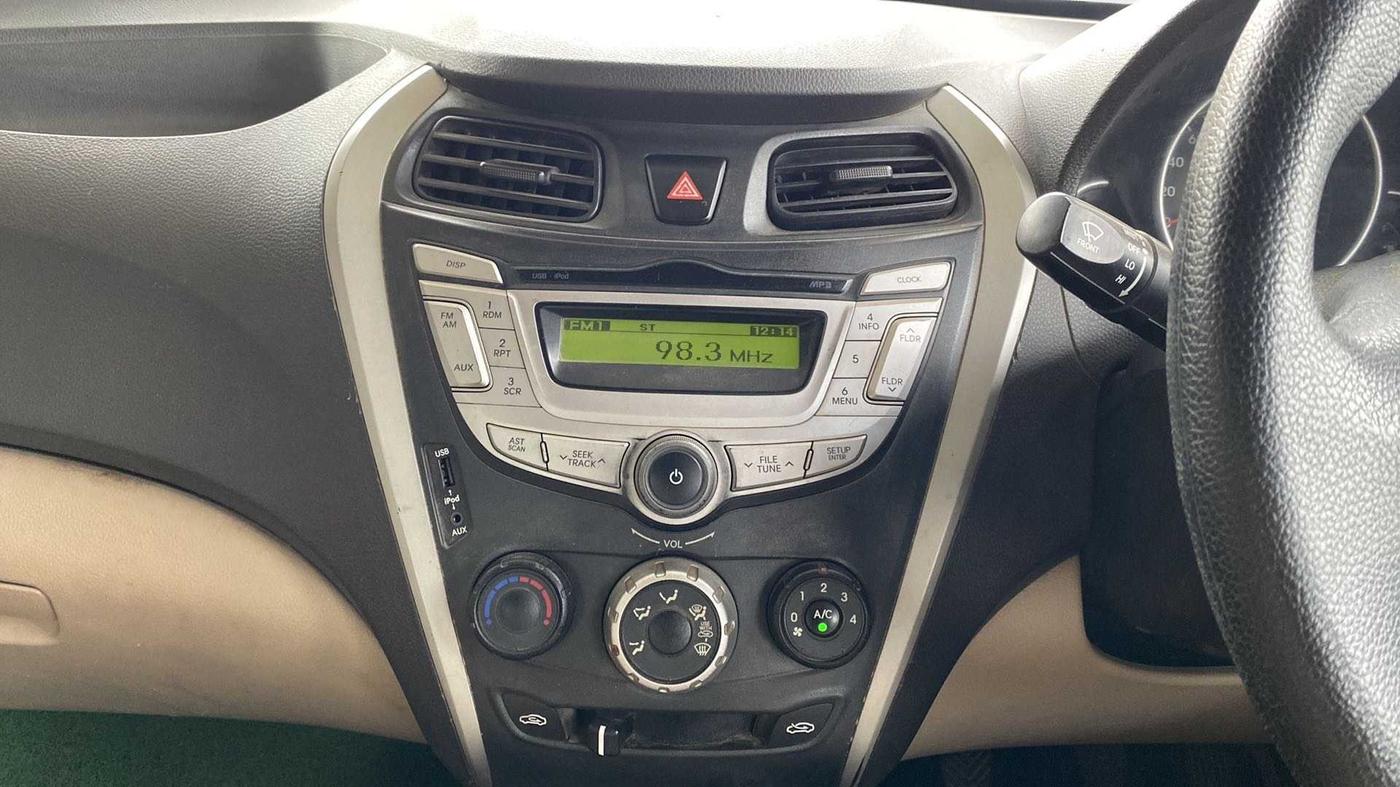 2016 Hyundai Eon MAGNA +, Petrol, Manual, 72,041 km, Air Conditioner