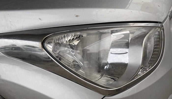 2016 Hyundai Eon MAGNA +, Petrol, Manual, 72,041 km, Right headlight - Minor scratches