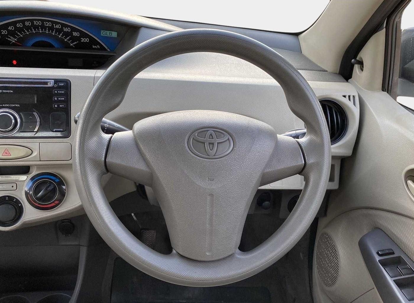 2014 Toyota Etios G, Petrol, Manual, 87,859 km, Steering Wheel Close Up
