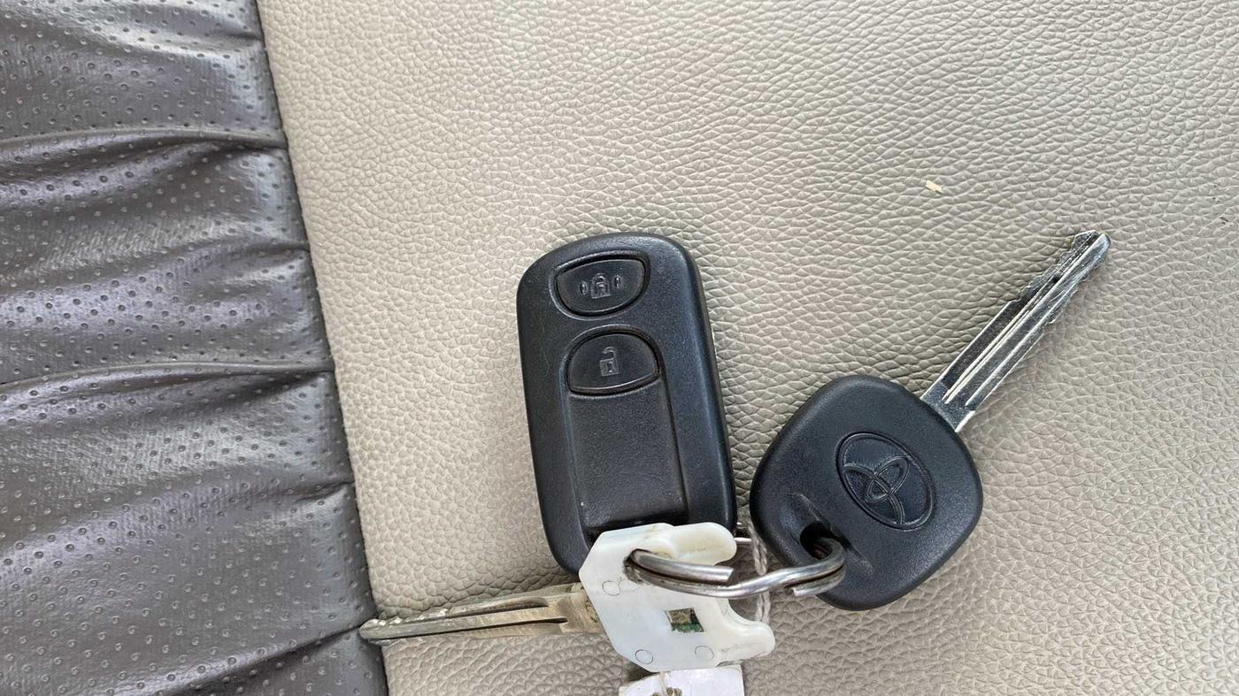 2014 Toyota Etios G, Petrol, Manual, 87,859 km, Key Close Up