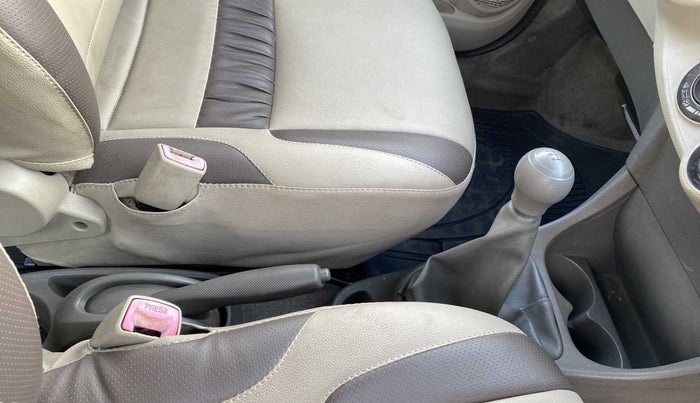 2014 Toyota Etios G, Petrol, Manual, 87,859 km, Gear Lever