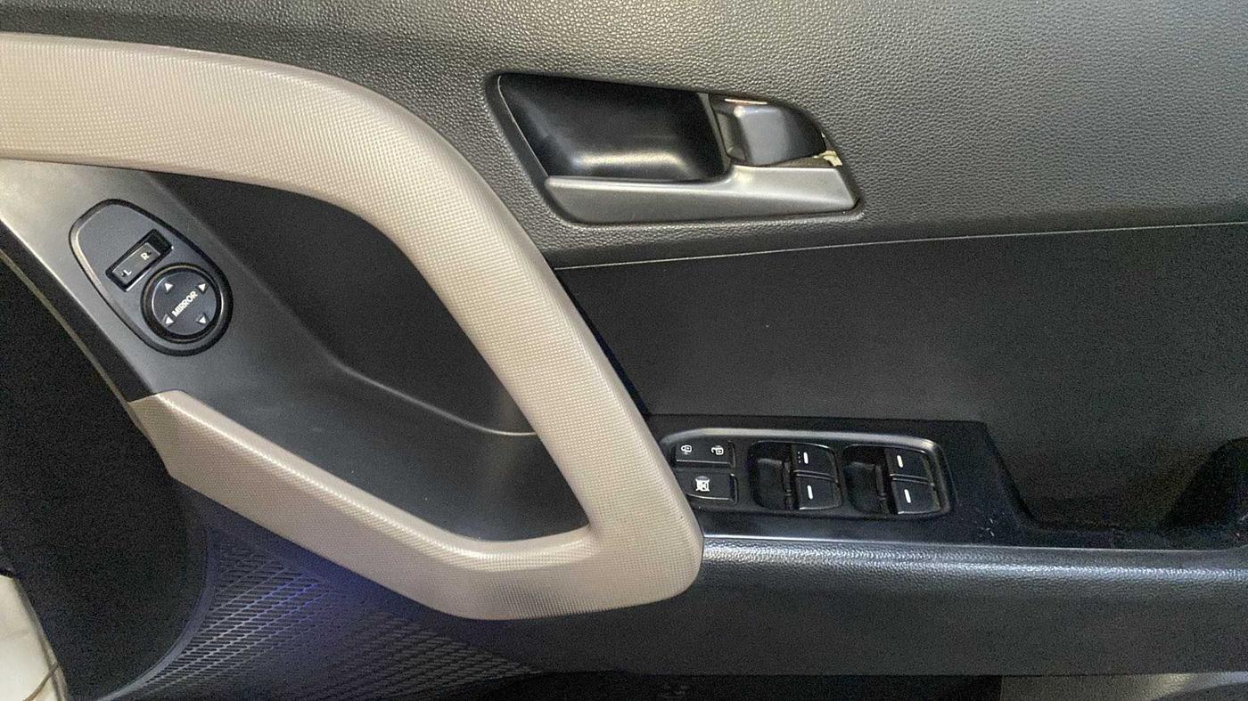 2015 Hyundai Creta S 1.6 PETROL, Petrol, Manual, 57,287 km, Driver Side Door Panels Control
