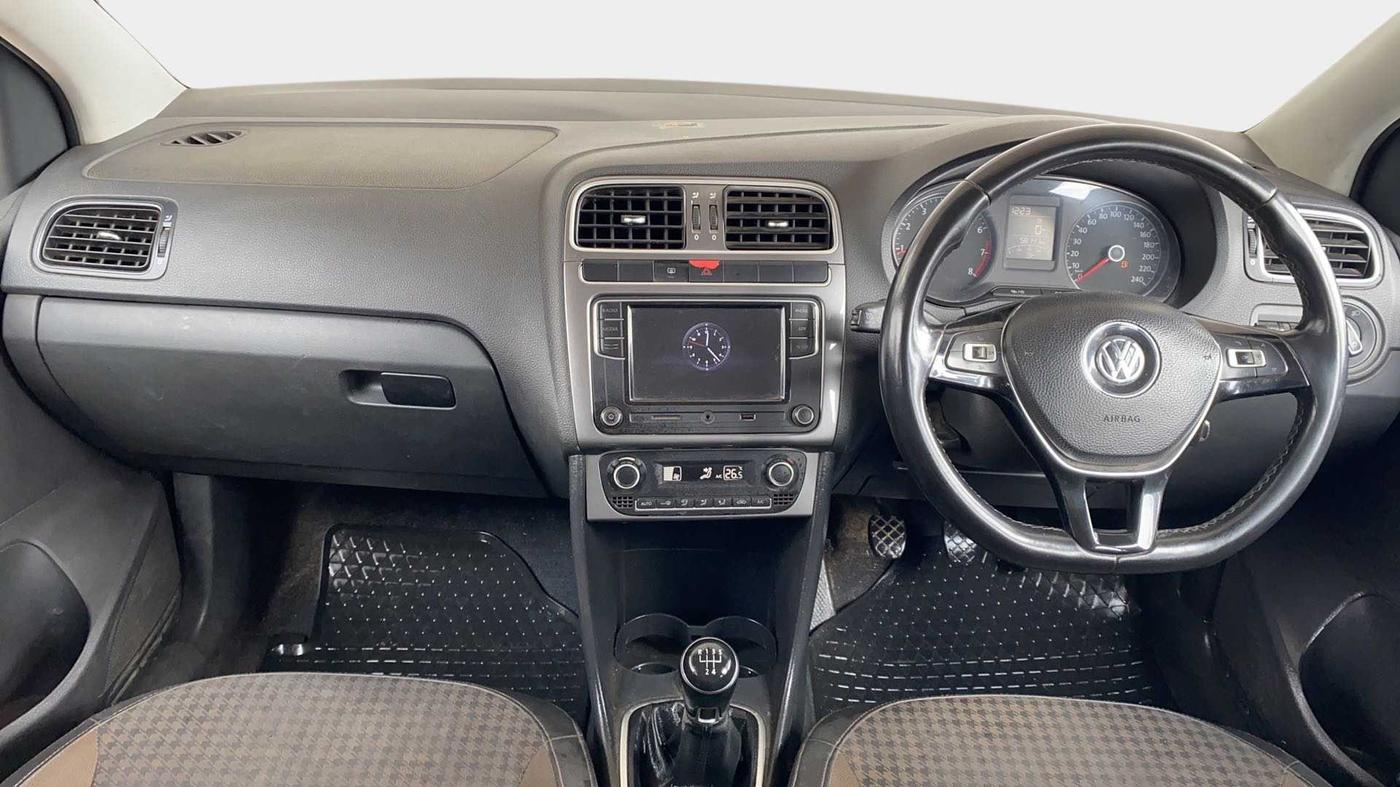 2017 Volkswagen Polo HIGHLINE PLUS 1.2(16 ALLOY, Petrol, Manual, 58,347 km, Dashboard