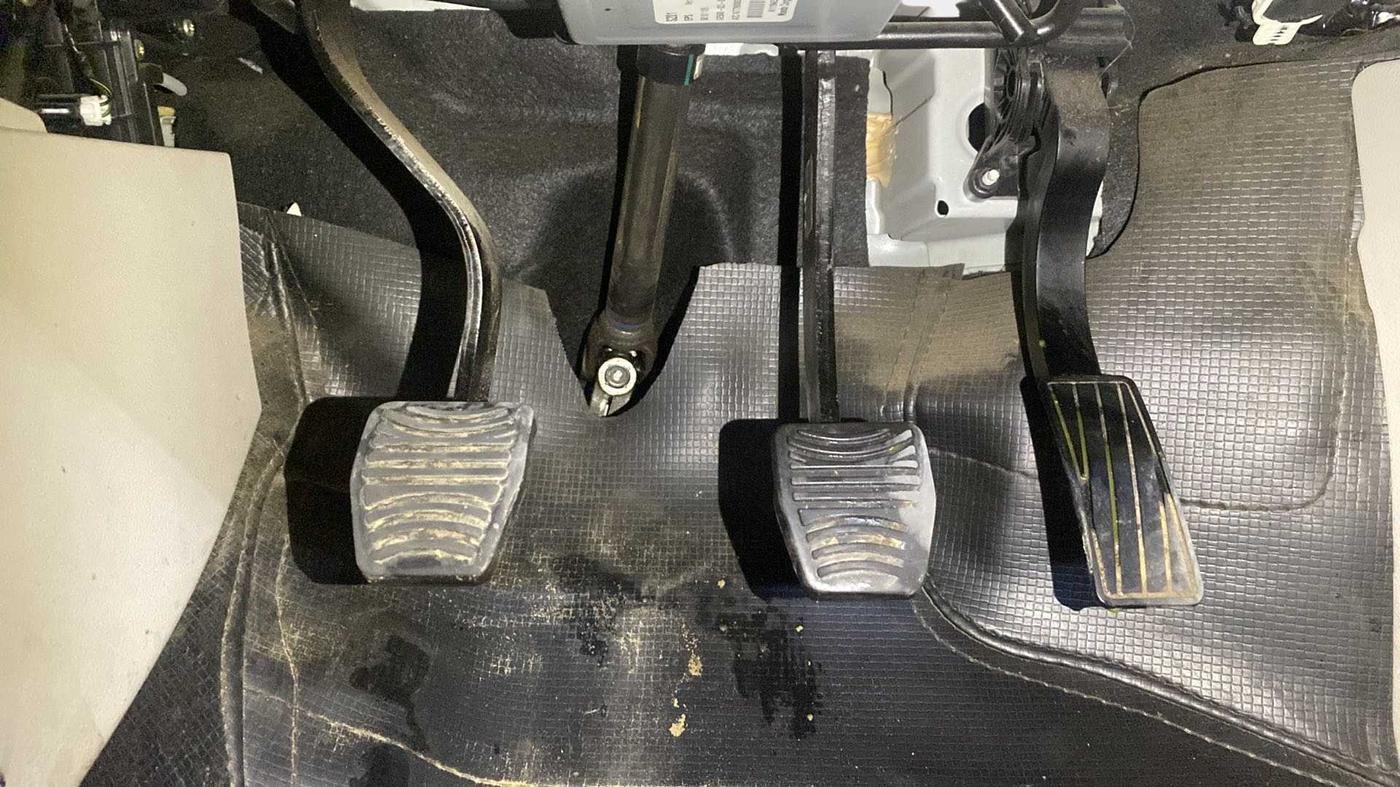 2019 Mahindra XUV300 W6 1.5 DIESEL, Diesel, Manual, 38,035 km, Pedals