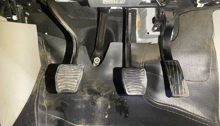 2019 Mahindra XUV300 W6 1.5 DIESEL, Diesel, Manual, 38,035 km, Pedals