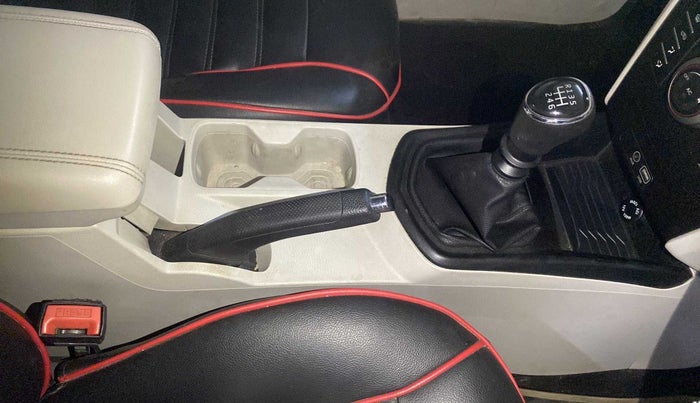 2019 Mahindra XUV300 W6 1.5 DIESEL, Diesel, Manual, 38,035 km, Gear Lever