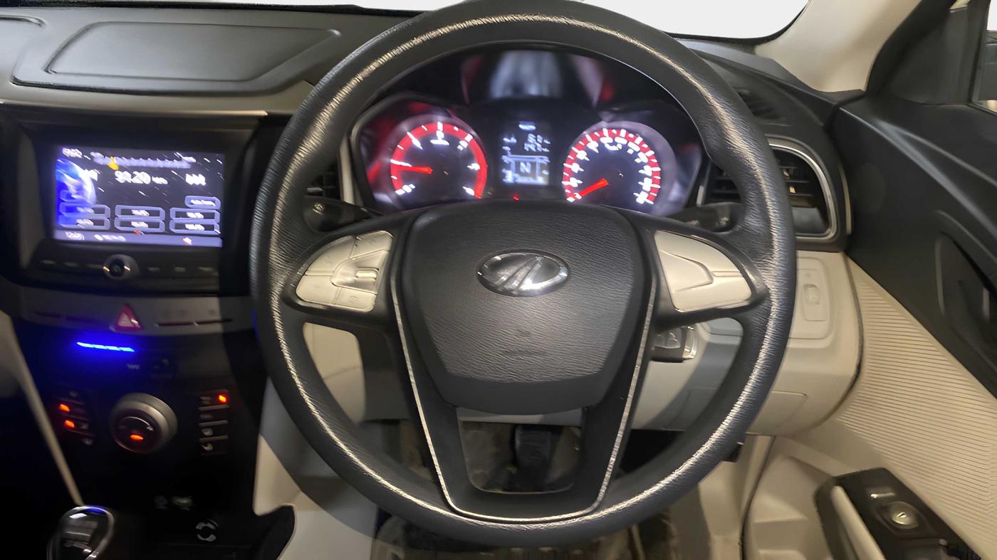 2019 Mahindra XUV300 W6 1.5 DIESEL, Diesel, Manual, 38,035 km, Steering Wheel Close Up