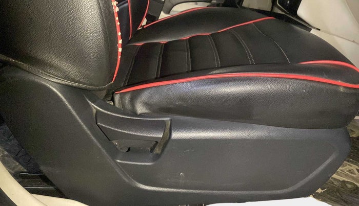 2019 Mahindra XUV300 W6 1.5 DIESEL, Diesel, Manual, 38,035 km, Driver Side Adjustment Panel