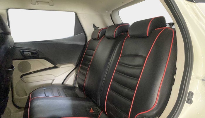 2019 Mahindra XUV300 W6 1.5 DIESEL, Diesel, Manual, 38,035 km, Right Side Rear Door Cabin