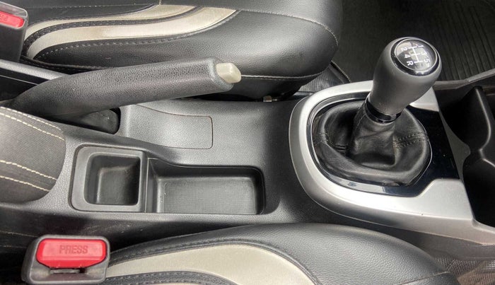 2017 Honda WR-V 1.2L I-VTEC VX MT, CNG, Manual, 66,298 km, Gear Lever