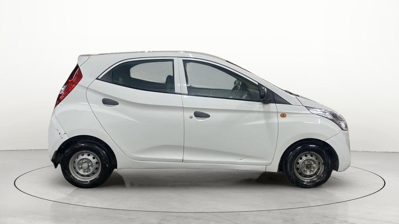 2013 Hyundai Eon ERA +, Petrol, Manual, 45,938 km, Right Side View