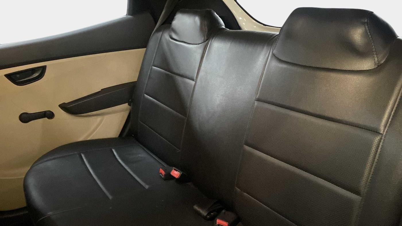2013 Hyundai Eon ERA +, Petrol, Manual, 45,938 km, Right Side Rear Door Cabin