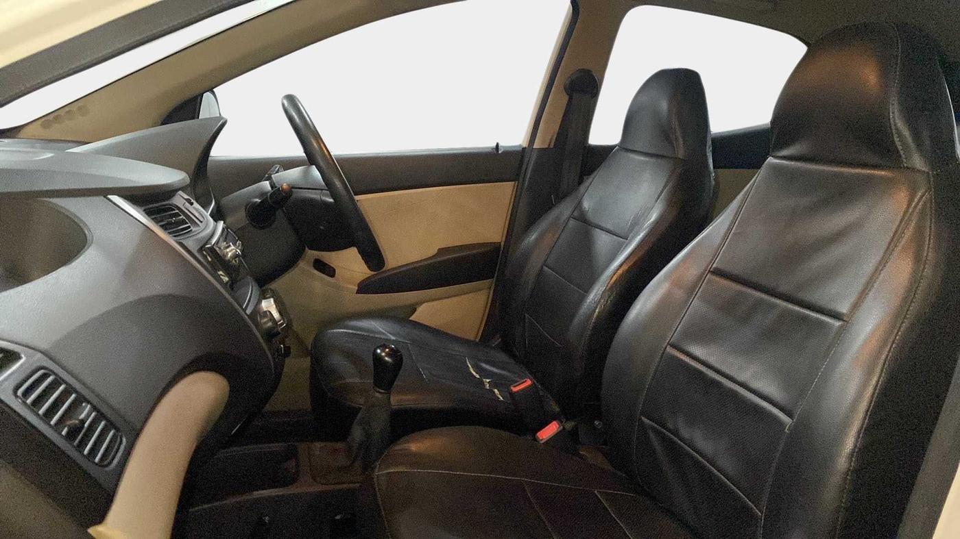2013 Hyundai Eon ERA +, Petrol, Manual, 45,938 km, Right Side Front Door Cabin