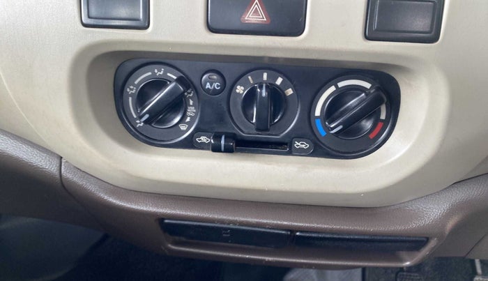 2010 Maruti Zen Estilo LXI, Petrol, Manual, 91,626 km, AC Unit - Front vent has minor damage