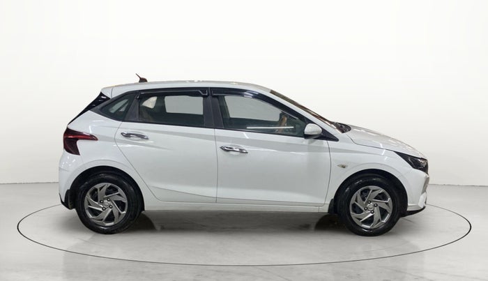 2022 Hyundai NEW I20 MAGNA 1.2 MT, Petrol, Manual, 17,325 km, Right Side View