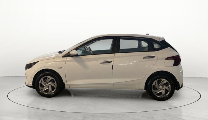 2022 Hyundai NEW I20 MAGNA 1.2 MT, Petrol, Manual, 17,325 km, Left Side