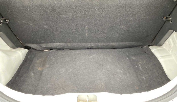 2018 Hyundai Eon ERA +, Petrol, Manual, 27,243 km, Boot Inside