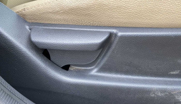 2018 Hyundai Eon ERA +, Petrol, Manual, 27,243 km, Driver Side Adjustment Panel