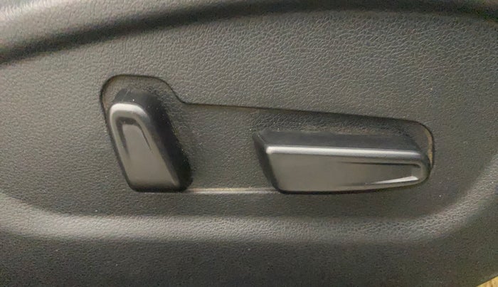 2022 Hyundai Creta SX (O) AT 1.5 DIESEL, Diesel, Automatic, 61,470 km, Driver Side Adjustment Panel