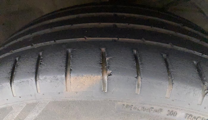 2017 Maruti Baleno ZETA CVT PETROL 1.2, Petrol, Automatic, 70,528 km, Right Front Tyre Tread