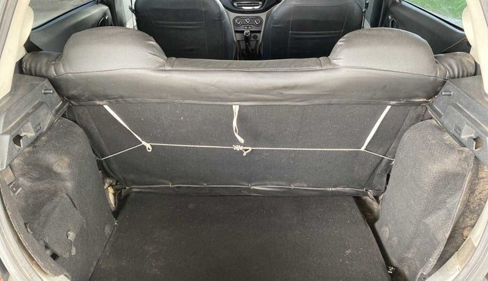 2018 Tata Tiago XT PETROL, Petrol, Manual, 38,331 km, Dicky (Boot door) - Parcel tray missing