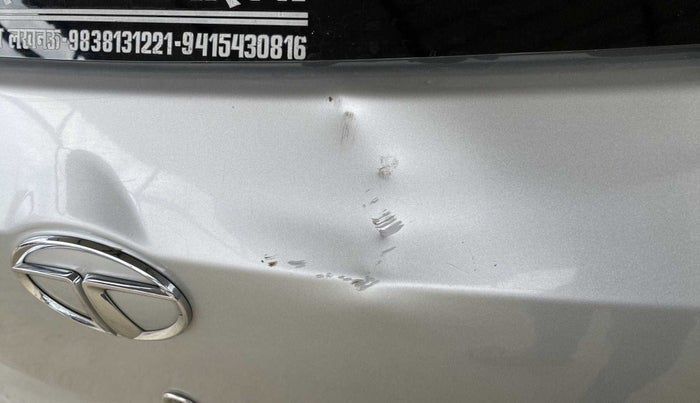 2018 Tata Tiago XT PETROL, Petrol, Manual, 38,331 km, Dicky (Boot door) - Slightly dented