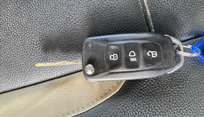 2018 Tata Tiago XT PETROL, Petrol, Manual, 38,331 km, Key Close Up
