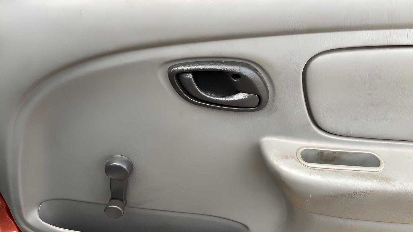 2011 Maruti Alto K10 LXI, Petrol, Manual, 36,131 km, Driver Side Door Panels Control