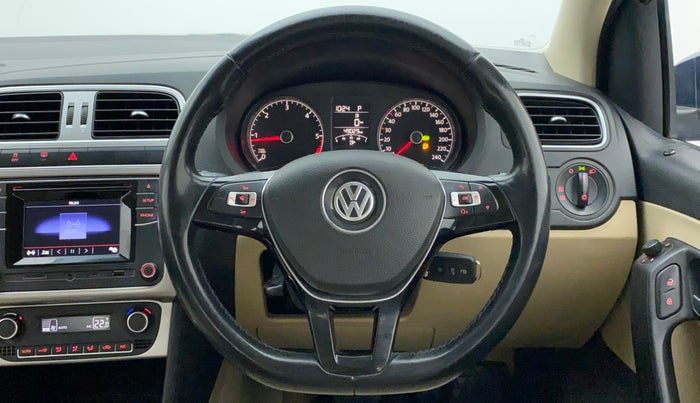 2017 Volkswagen Ameo HIGHLINE PLUS 1.5L AT 16 ALLOY, Diesel, Automatic, 49,028 km, Steering Wheel Close Up