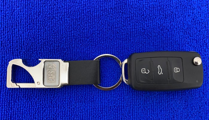 2017 Volkswagen Ameo HIGHLINE PLUS 1.5L AT 16 ALLOY, Diesel, Automatic, 49,028 km, Key Close Up