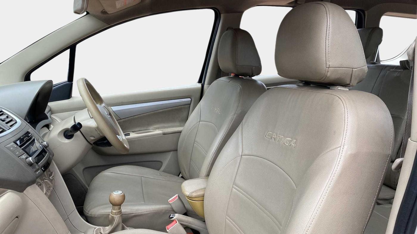 2016 Maruti Ertiga VXI, Petrol, Manual, 60,501 km, Right Side Front Door Cabin