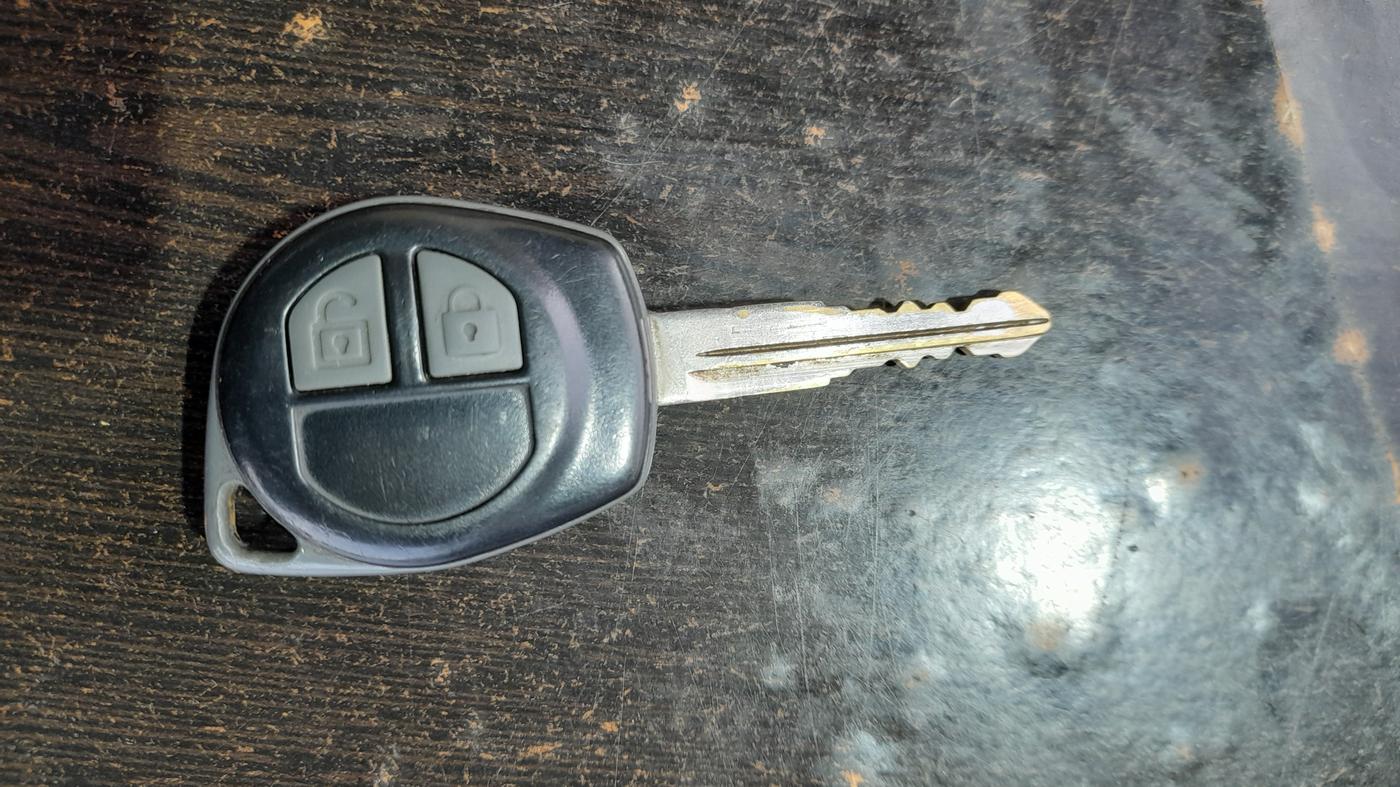 2016 Maruti Ertiga VXI, Petrol, Manual, 60,501 km, Key Close Up