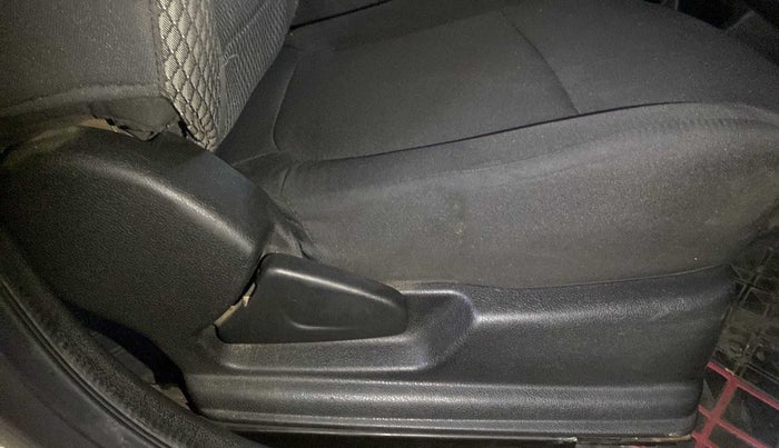 2019 Renault Kwid RXL, Petrol, Manual, 37,478 km, Driver Side Adjustment Panel