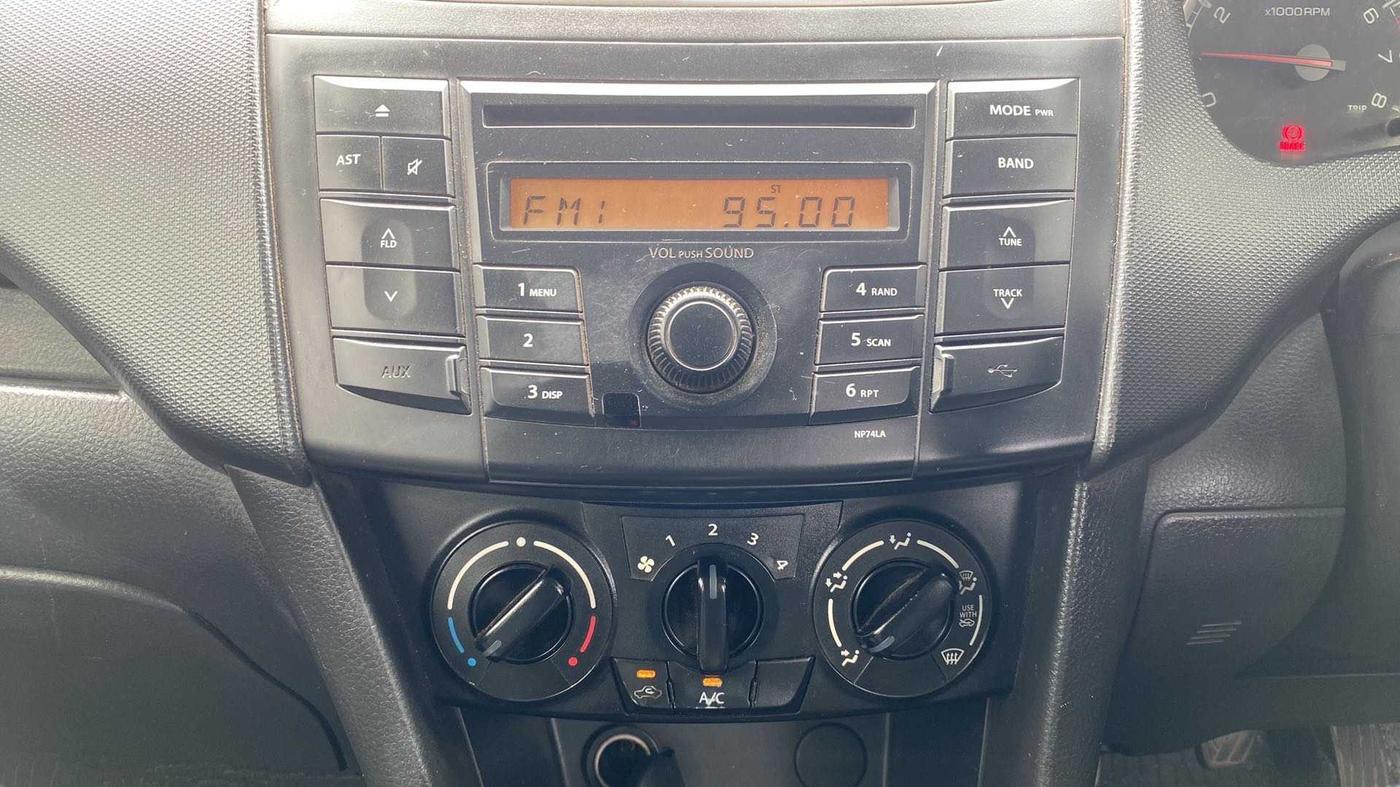 2014 Maruti Swift VXI, Petrol, Manual, 66,174 km, Air Conditioner