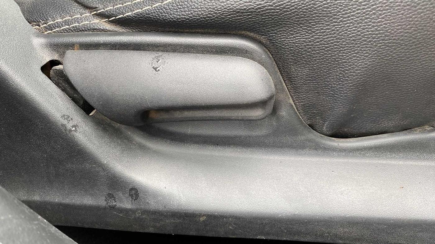 2014 Maruti Swift VXI, Petrol, Manual, 66,174 km, Driver Side Adjustment Panel