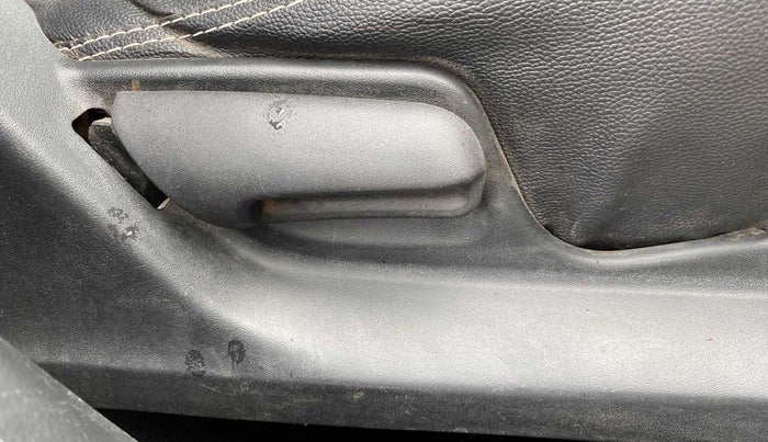 2014 Maruti Swift VXI, Petrol, Manual, 66,174 km, Driver Side Adjustment Panel