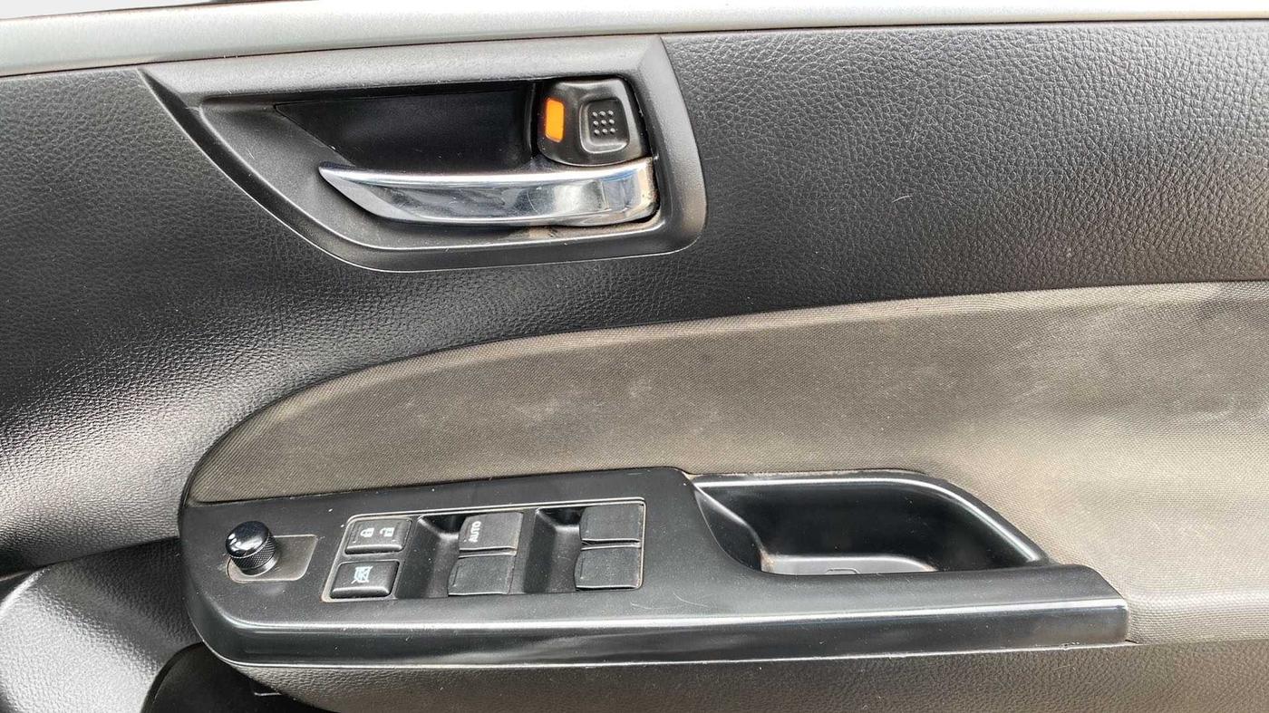 2014 Maruti Swift VXI, Petrol, Manual, 66,174 km, Driver Side Door Panels Control