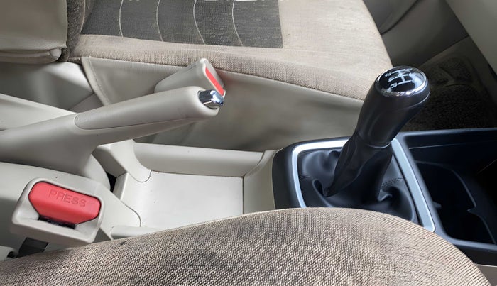 2018 Maruti Dzire VDI, Diesel, Manual, 72,038 km, Gear Lever