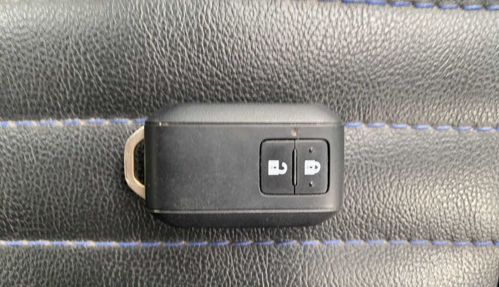 2019 Toyota Glanza V, Petrol, Manual, 59,272 km, Key Close Up