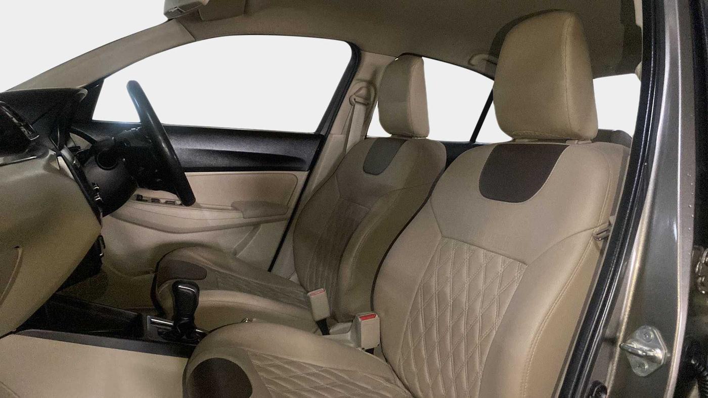 2018 Maruti Dzire VDI AMT, Diesel, Automatic, 47,869 km, Right Side Front Door Cabin