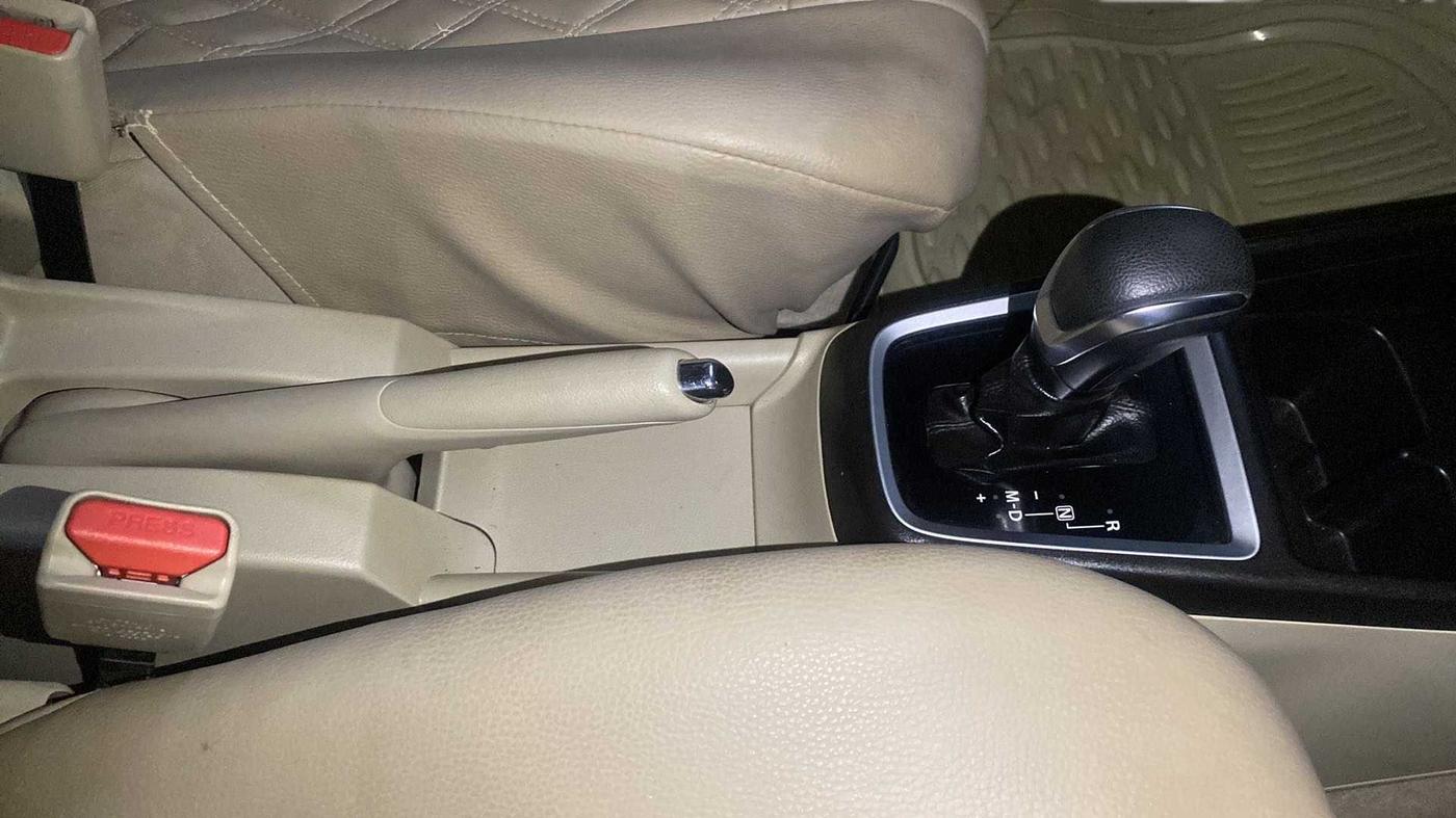 2018 Maruti Dzire VDI AMT, Diesel, Automatic, 47,869 km, Gear Lever