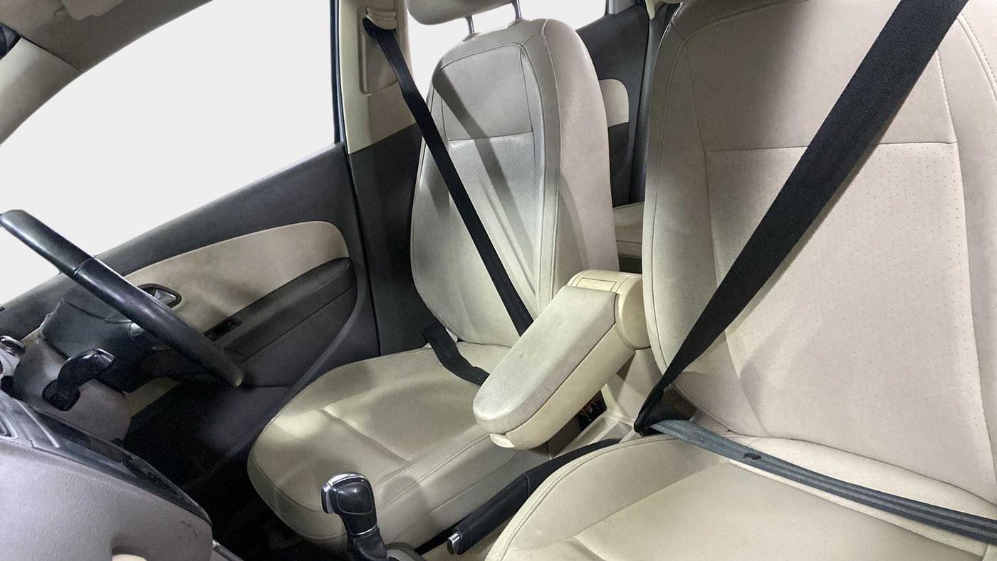 2013 Volkswagen Vento HIGHLINE PETROL AT, Petrol, Automatic, 47,055 km, Right Side Front Door Cabin