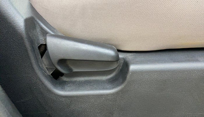 2015 Maruti Wagon R 1.0 VXI, Petrol, Manual, 67,427 km, Driver Side Adjustment Panel