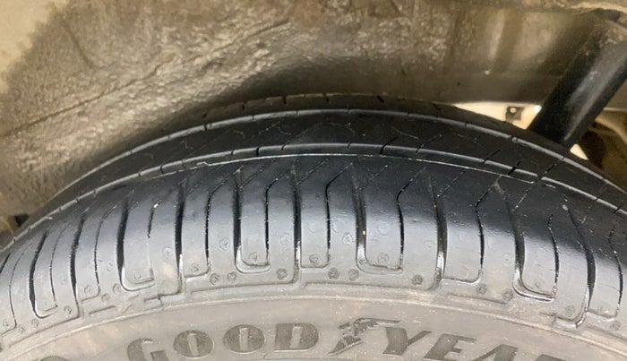 2015 Maruti Wagon R 1.0 VXI, Petrol, Manual, 67,427 km, Left Rear Tyre Tread