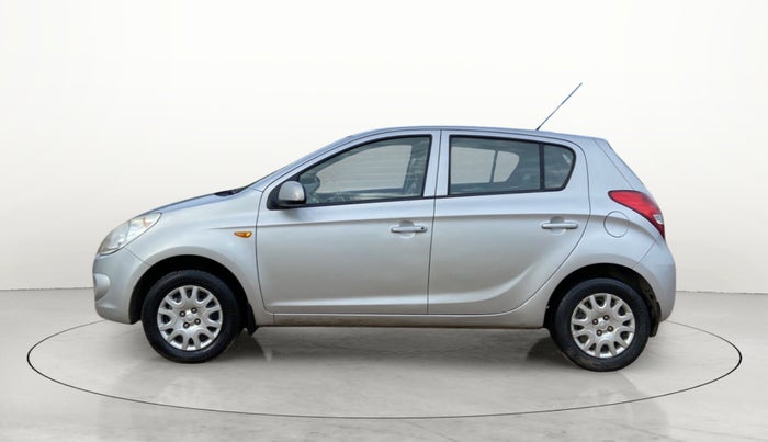 2010 Hyundai i20 MAGNA (O) 1.2, Petrol, Manual, 1,08,506 km, Left Side